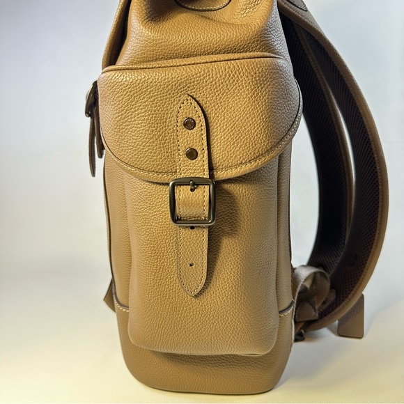 NEW Men’s Coach Hitch Pebble Leather Backpack in Tan/Brown - Picture 8 of 15